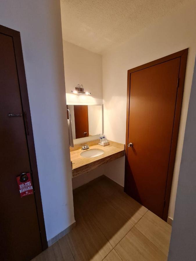 Hotel Marlon Четумал Екстериор снимка